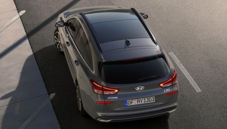 Hyundai i30 2024: caratteristiche, design e abitacolo del nuovo restyling - Foto 28 di 41