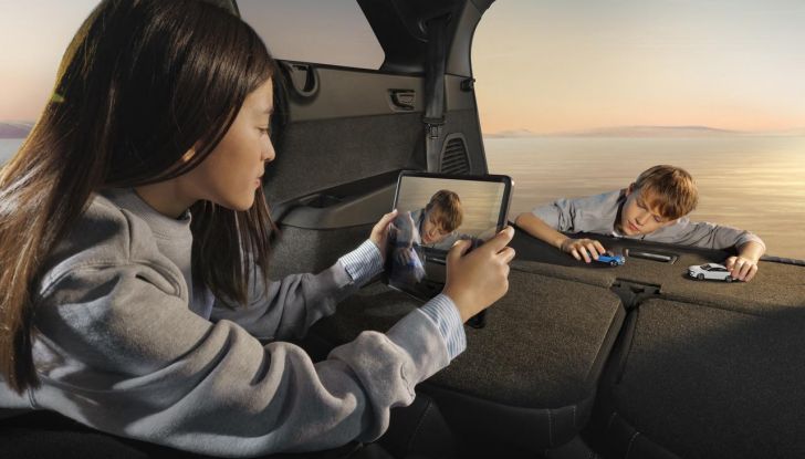 Peugeot E-5008 2025: caratteristiche, design, abitacolo, versioni e autonomia - Foto 3 di 58