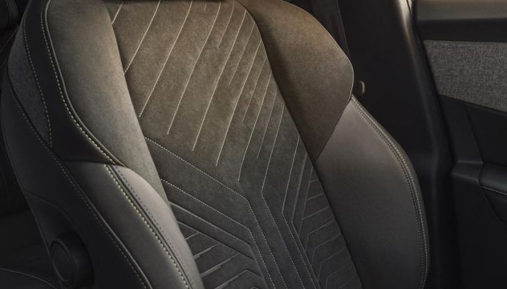 Peugeot E-5008 2025: caratteristiche, design, abitacolo, versioni e autonomia - Foto 18 di 58