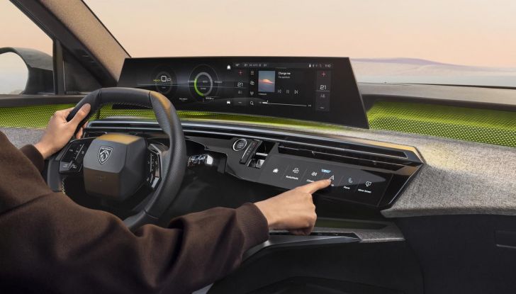 Peugeot E-5008 2025: caratteristiche, design, abitacolo, versioni e autonomia - Foto 28 di 58