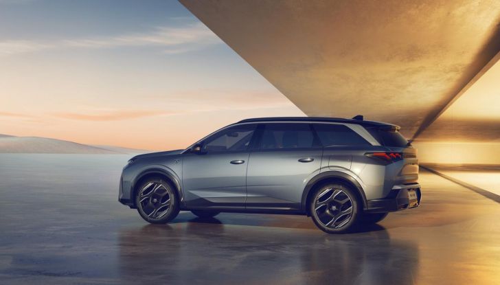 Peugeot E-5008 2025: caratteristiche, design, abitacolo, versioni e autonomia - Foto 52 di 58