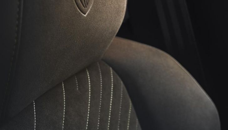 Peugeot E-5008 2025: caratteristiche, design, abitacolo, versioni e autonomia - Foto 19 di 58