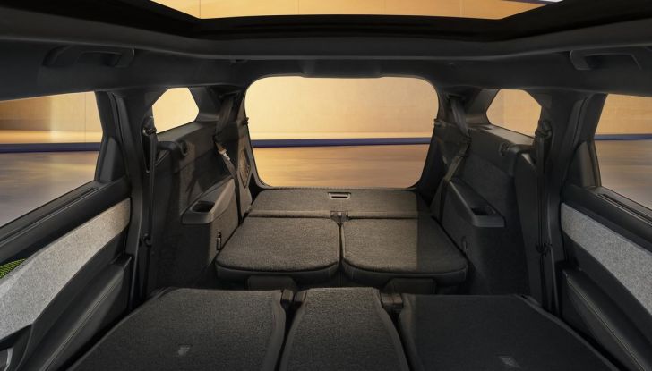 Peugeot E-5008 2025: caratteristiche, design, abitacolo, versioni e autonomia - Foto 12 di 58