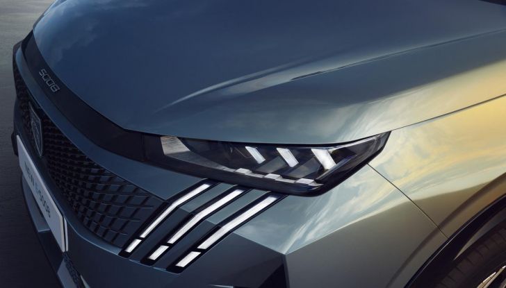 Peugeot E-5008 2025: caratteristiche, design, abitacolo, versioni e autonomia - Foto 21 di 58