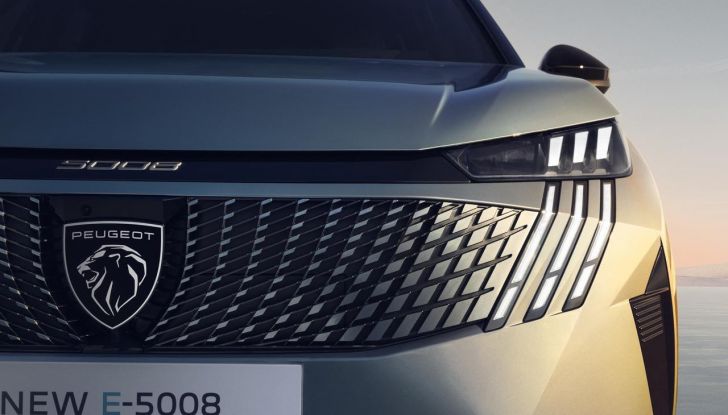 Peugeot E-5008 2025: caratteristiche, design, abitacolo, versioni e autonomia - Foto 20 di 58