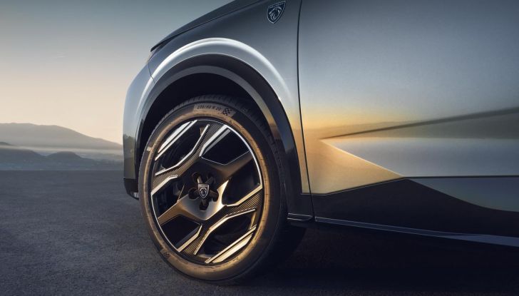 Peugeot E-5008 2025: caratteristiche, design, abitacolo, versioni e autonomia - Foto 23 di 58