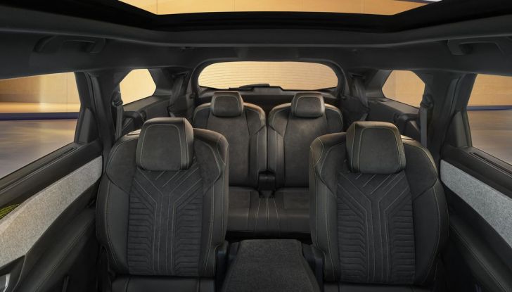 Peugeot E-5008 2025: caratteristiche, design, abitacolo, versioni e autonomia - Foto 10 di 58