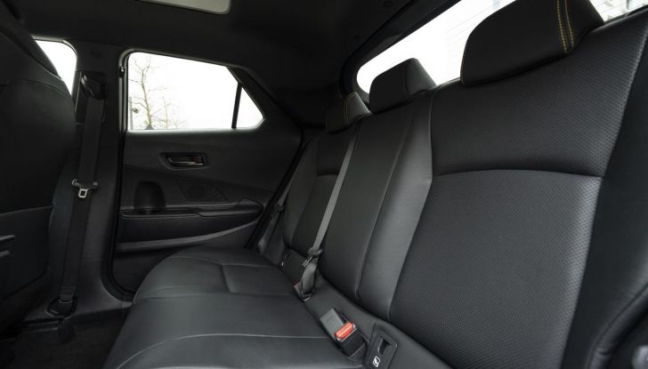 Toyota C-HR Plug-in Hybrid 220: il SUV ibrido plug-in con doppio DNA - Foto 20 di 32