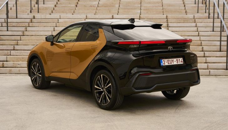 Toyota C-HR Plug-in Hybrid 220