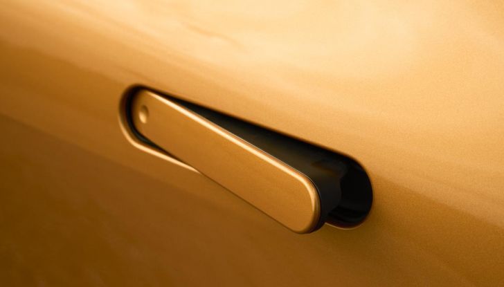 Toyota C-HR Plug-in Hybrid 220: il SUV ibrido plug-in con doppio DNA - Foto 3 di 32