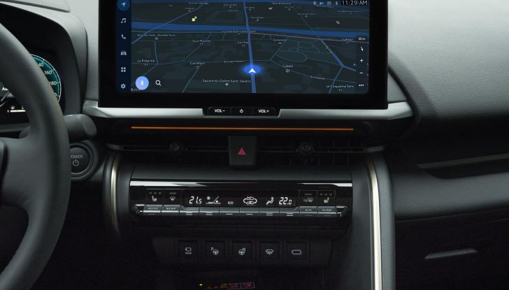 Toyota C-HR Plug-in Hybrid 220: il SUV ibrido plug-in con doppio DNA - Foto 17 di 32