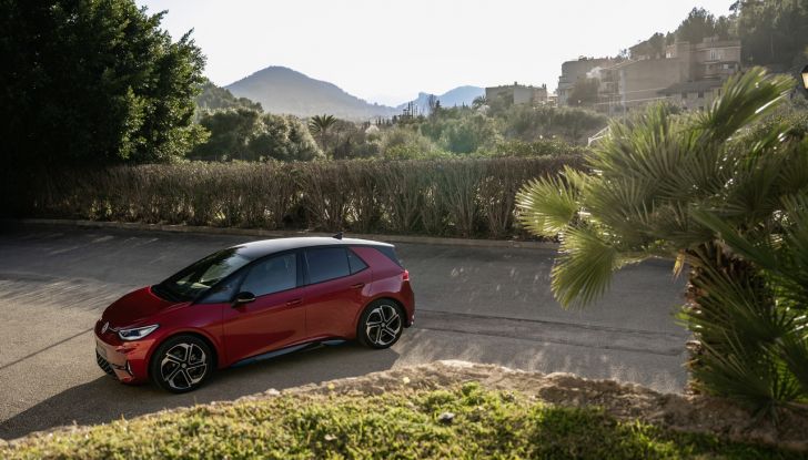 Volkswagen ID.3 GTX e ID.7 GTX Tourer: debuttano le due nuove sportive elettriche - Foto 7 di 85