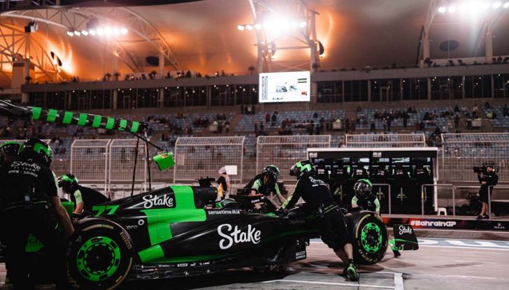 F1 2024, GP Bahrain: Verstappen e Red Bull aprono le danze con la pole position - Foto 11 di 11