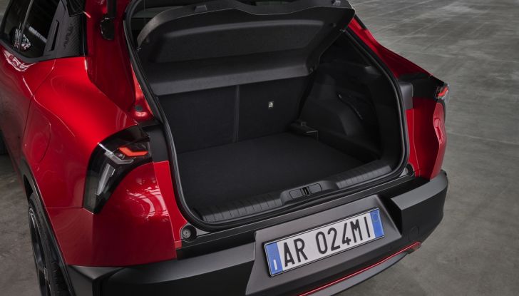 Alfa Romeo Milano cambia nome: ecco come si chiamerà - Foto 38 di 48