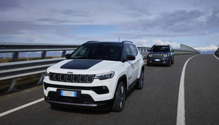 Jeep Compass e Renegade e-Hybrid 2024: caratteristiche, design, abitacolo e motore - Foto 4 di 38