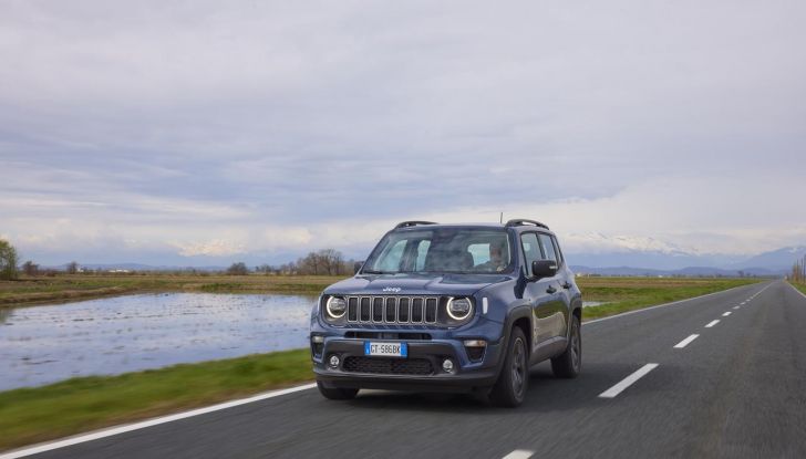 Jeep Compass e Renegade e-Hybrid 2024: caratteristiche, design, abitacolo e motore - Foto 28 di 38