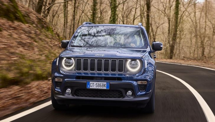 Jeep Compass e Renegade e-Hybrid 2024: caratteristiche, design, abitacolo e motore - Foto 24 di 38