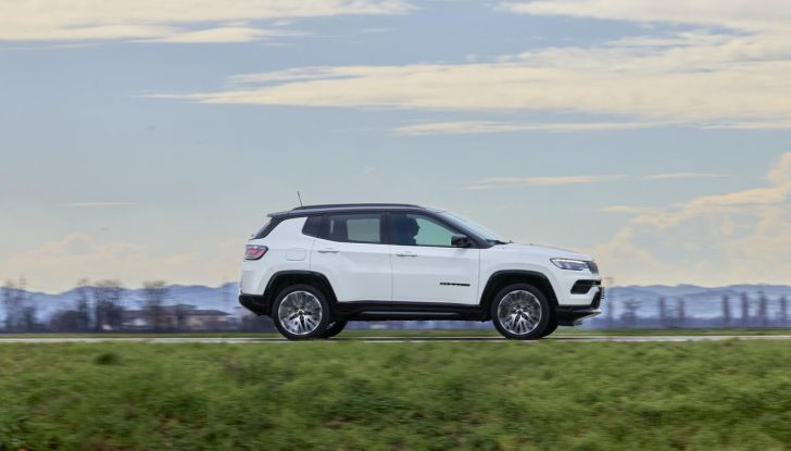 Jeep Compass e Renegade e-Hybrid 2024: caratteristiche, design, abitacolo e motore - Foto 16 di 38