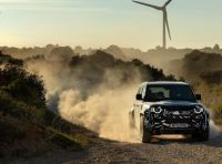 Land Rover Defender Octa: debutto confermato per il 3 luglio
