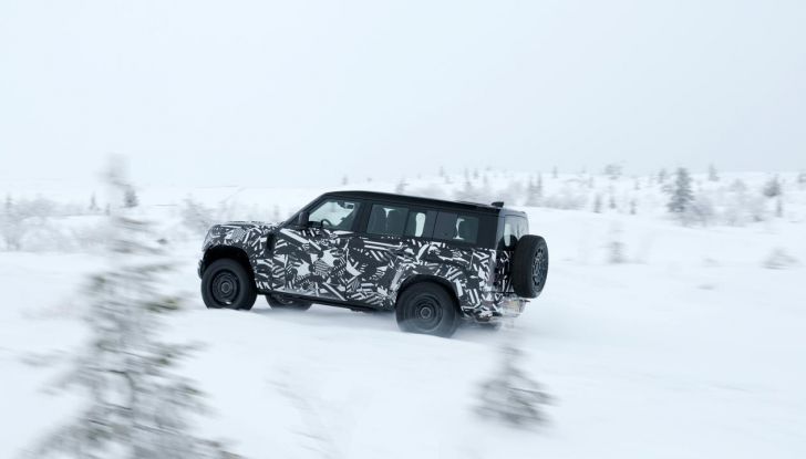 Land Rover Defender Octa teaser