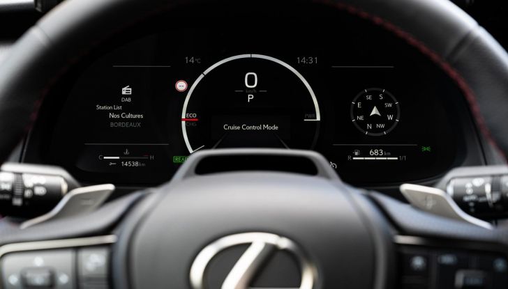 Lexus UX 300h: il crossover si aggiorna con l’arrivo del model year 2024 - Foto 31 di 136