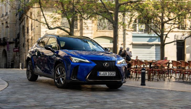Lexus UX 300h: il crossover si aggiorna con l’arrivo del model year 2024 - Foto 22 di 136