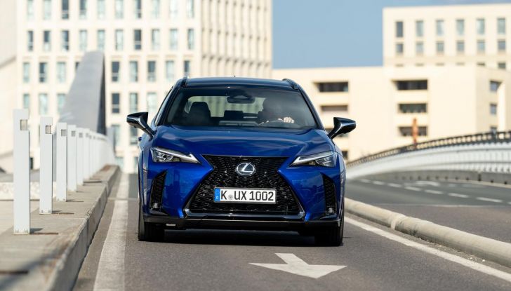 Lexus UX 300h: il crossover si aggiorna con l’arrivo del model year 2024 - Foto 12 di 136
