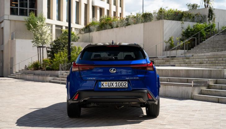 Lexus UX 300h: il crossover si aggiorna con l’arrivo del model year 2024 - Foto 9 di 136