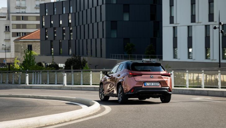 Lexus UX 300h: il crossover si aggiorna con l’arrivo del model year 2024 - Foto 64 di 136