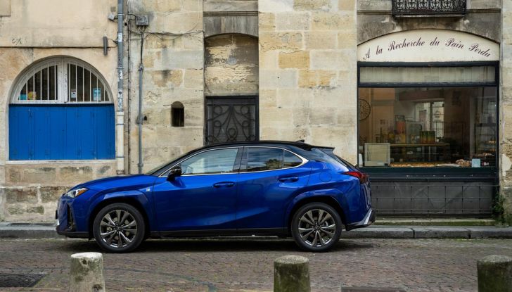 Lexus UX 300h: il crossover si aggiorna con l’arrivo del model year 2024 - Foto 16 di 136