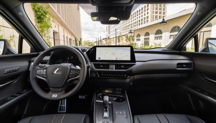 Lexus UX 300h: il crossover si aggiorna con l’arrivo del model year 2024 - Foto 24 di 136