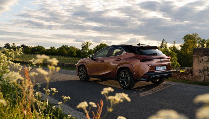 Lexus UX 300h: il crossover si aggiorna con l’arrivo del model year 2024 - Foto 74 di 136