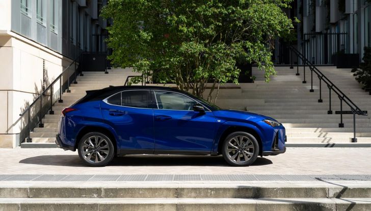 Lexus UX 300h: il crossover si aggiorna con l’arrivo del model year 2024 - Foto 2 di 136