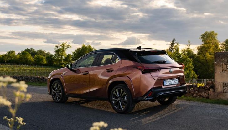 Lexus UX 300h: il crossover si aggiorna con l’arrivo del model year 2024 - Foto 73 di 136