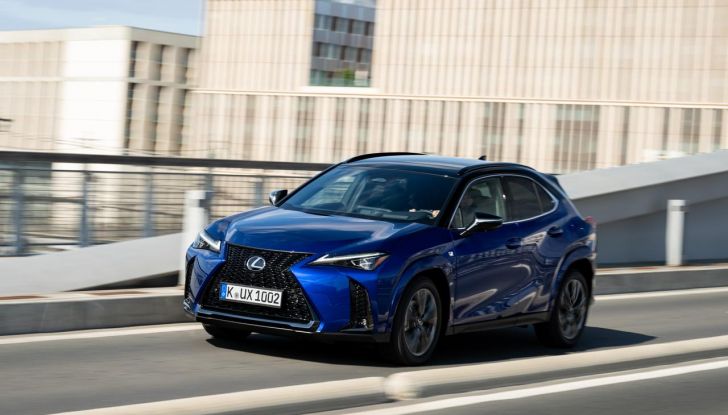 Lexus UX 300h: il crossover si aggiorna con l’arrivo del model year 2024 - Foto 11 di 136