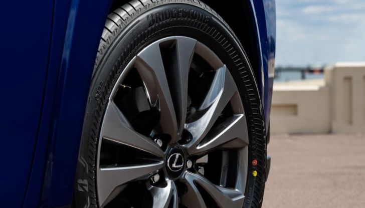 Lexus UX 300h: il crossover si aggiorna con l’arrivo del model year 2024 - Foto 46 di 136