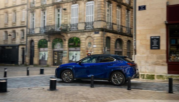 Lexus UX 300h: il crossover si aggiorna con l’arrivo del model year 2024 - Foto 21 di 136