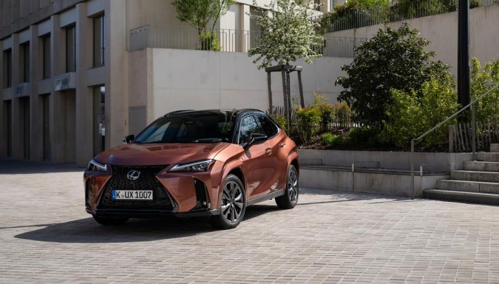 Lexus UX 300h: il crossover si aggiorna con l’arrivo del model year 2024 - Foto 53 di 136