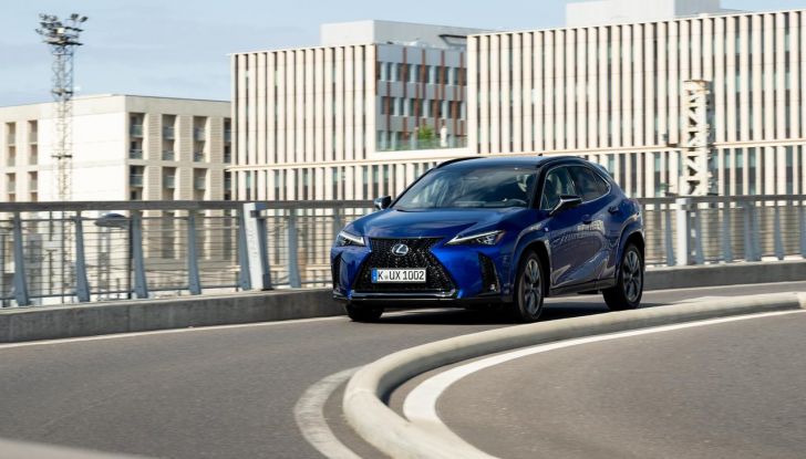 Lexus UX 300h 2024