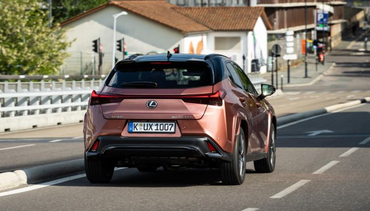Lexus UX 300h: il crossover si aggiorna con l’arrivo del model year 2024 - Foto 66 di 136