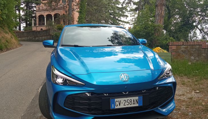 MG3 Hybrid+ prova su strada, prezzi e prestazioni - Foto 7 di 17