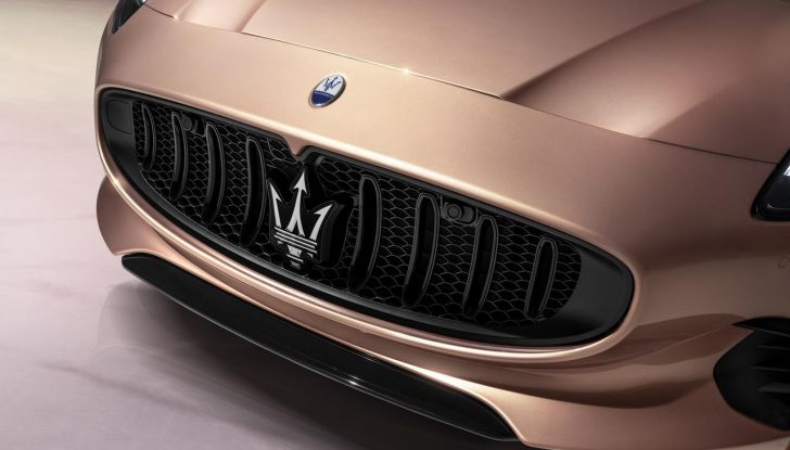 Maserati GranCabrio Folgore: caratteristiche, design, abitacolo, motore, prestazioni e autonomia - Foto 53 di 61