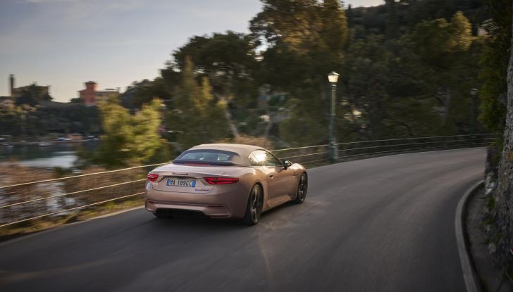 Maserati GranCabrio Folgore: caratteristiche, design, abitacolo, motore, prestazioni e autonomia - Foto 57 di 61