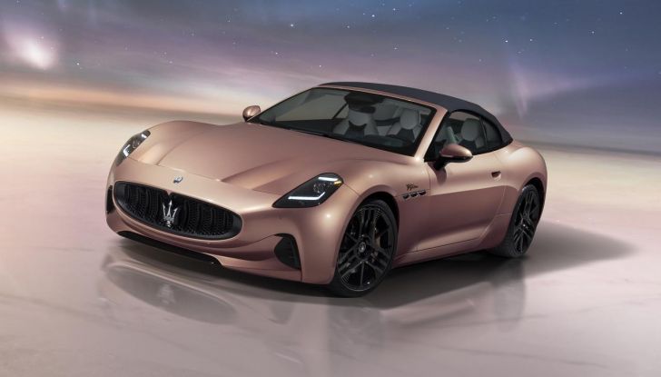 Maserati GranCabrio Folgore: caratteristiche, design, abitacolo, motore, prestazioni e autonomia - Foto 23 di 61