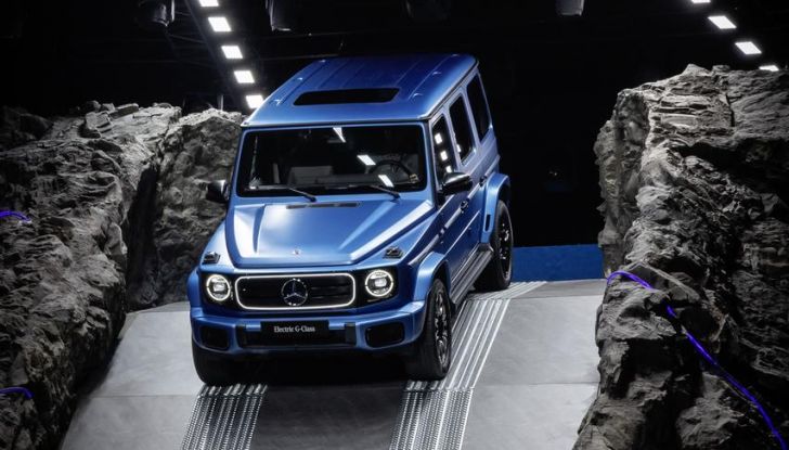 Mercedes Classe G elettrico: caratteristiche, design, abitacolo, motori, autonomia e prezzi - Foto 108 di 120