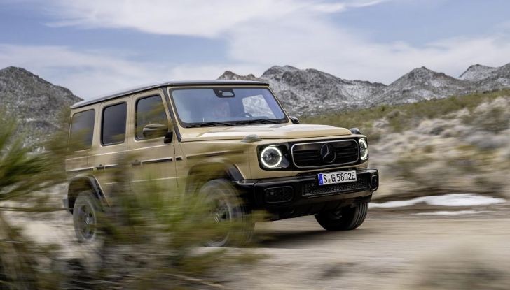 Mercedes Classe G elettrico: caratteristiche, design, abitacolo, motori, autonomia e prezzi - Foto 33 di 120