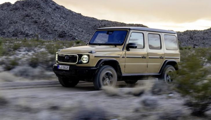Mercedes Classe G elettrico: caratteristiche, design, abitacolo, motori, autonomia e prezzi - Foto 38 di 120