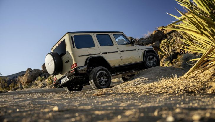 Mercedes Classe G elettrico: caratteristiche, design, abitacolo, motori, autonomia e prezzi - Foto 45 di 120