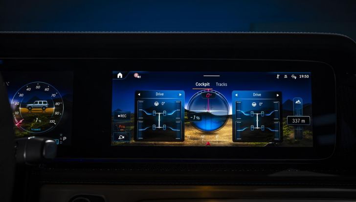 Mercedes Classe G elettrico: caratteristiche, design, abitacolo, motori, autonomia e prezzi - Foto 92 di 120