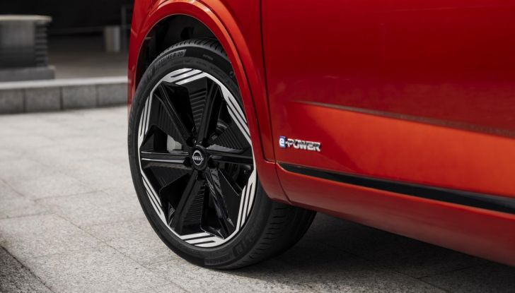 Nissan Qashqai 2024: caratteristiche, abitacolo, motori, design e novità - Foto 47 di 120